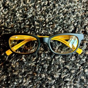Eyebobs 1.50 “Overserved” Readers Brown/yellow with case.